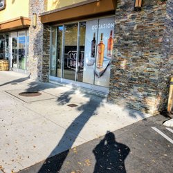 Mission Wine & Spirits - Entrance