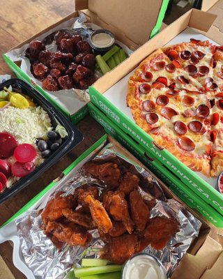 Green Lantern Pizza by null