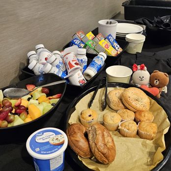 Courtyard by Marriott Middletown Goshen - Breakfast in the meeting room - Hotels Near Me - Middletown, New York