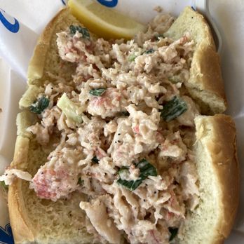 Splash Cafe - Lobster roll - American Near Me - Pismo Beach, California