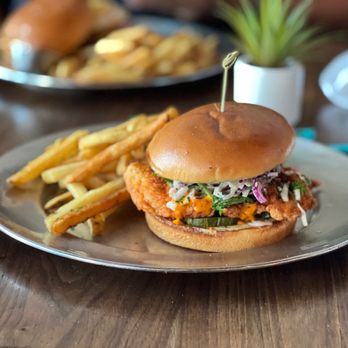Eureka! - Spicy chicken sandwich - American Near Me - Cupertino, California
