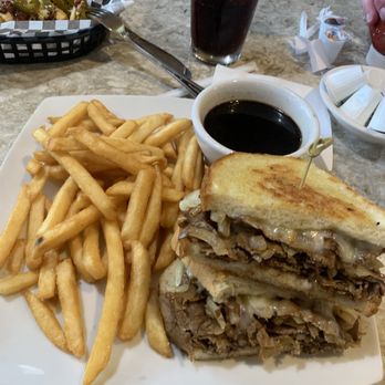 Pepper’s Healdsburg - Short Rib Sandwich - Breakfast & Brunch Near Me - Healdsburg, California Pepper’s Healdsburg - Short Rib Sandwich - Breakfast & Brunch Near Me - Healdsburg, California