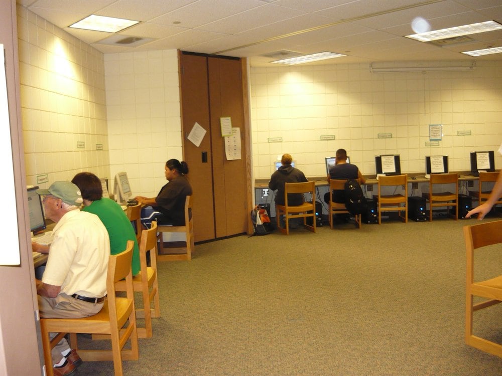 BROOKINGS PUBLIC LIBRARY Updated October 2025 10 Photos 515 3rd