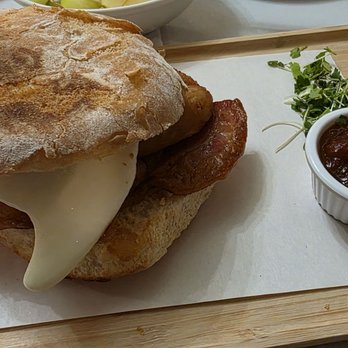Dooley's Hotel - Local 'Walsh's Bakehouse' Blaa - Hotels Near Me - Waterford, WD