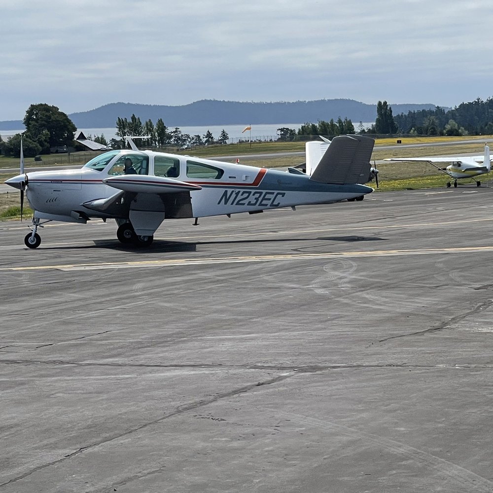 Kenmore Air - Plane - Flight Instruction Near Me - Friday Harbor, Washington