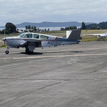 Kenmore Air - Plane - Flight Instruction Near Me - Friday Harbor, Washington