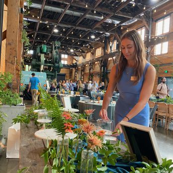 EJP Events - Associate coordinator Josie assists with setup at a wedding in Portland. | EJP Events -Portland Event Planning - Wedding Planning Near Me - Portland, Oregon