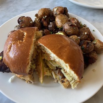 Little Dom's Seafood - Fish sandwich - Pizza Near Me - Carpinteria, California