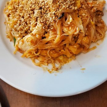 Sukhothai - Chicken pad thai - Thai Near Me - Beacon, New York