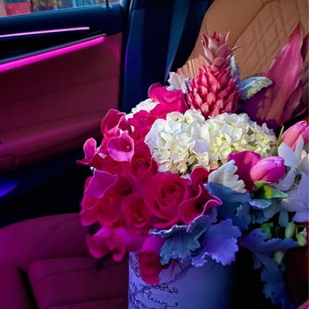 Aime Les Fleurs - Florists Near Me - Arleta, California