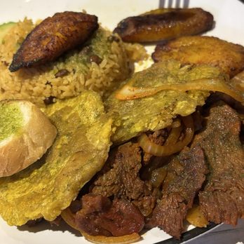 Beaunique Latin Kitchen - Latin American Near Me - Elgin, Illinois