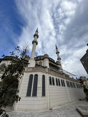 Yeni Mosque by null