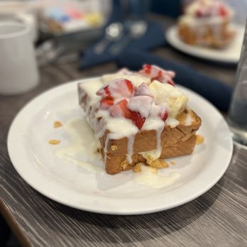 Reveille Cafe - Mystic stuffed French toast - Cafes Near Me - The Villages, Florida