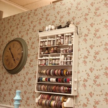 Mia Cake House - Some decorations / supplies throughout the work area - Cooking Schools Near Me - Plantation, Florida