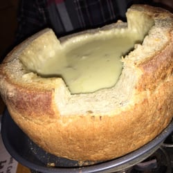 Restaurant Cabanne la Bragarde - Fondue aus dem Brot Caquelon...