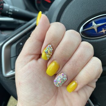 Pinky Nails and Spa - Acrylic base with gel top and diamond sparkles - Nail Salons Near Me - Liberty Township, Ohio