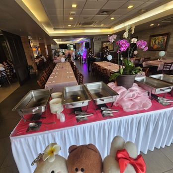 Max's Restaurant - Dillingham - A private party had a buffet style setup! - Filipino Near Me - Honolulu, Hawaii Max's Restaurant - Dillingham - A private party had a buffet style setup! - Filipino Near Me - Honolulu, Hawaii