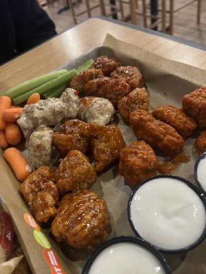 Buffalo Wild Wings by null