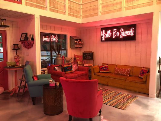 Bombshell Beautique Salon & Spa LLC