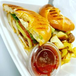 Royal T Cafe - Breakfast sandwich on bagel