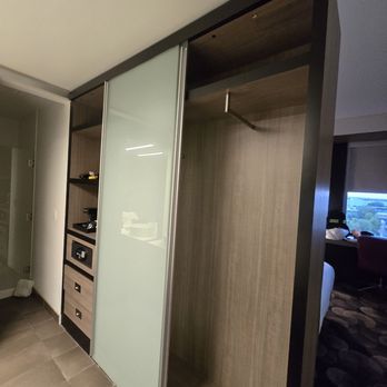 Aloft by Marriott Austin Airport - Closet area - Hotels Near Me - Austin, Texas Aloft by Marriott Austin Airport - Closet area - Hotels Near Me - Austin, Texas