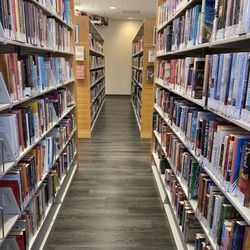 Sacramento Public Library - Elk Grove - Isle of books