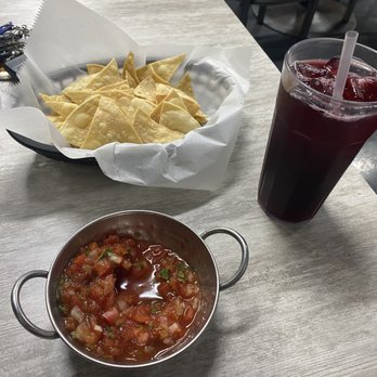 Monarca Mexican Restaurant - Chips and salsa - Mexican Near Me - Los Angeles, California Monarca Mexican Restaurant - Chips and salsa - Mexican Near Me - Los Angeles, California