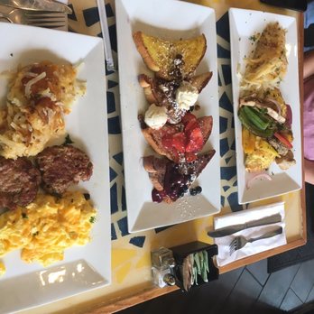 Batter & Berries - French toast flight, fajita omelette, and traditional eggs and hash browns with house made sausage - Breakfast & Brunch Near Me - Chicago, Illinois