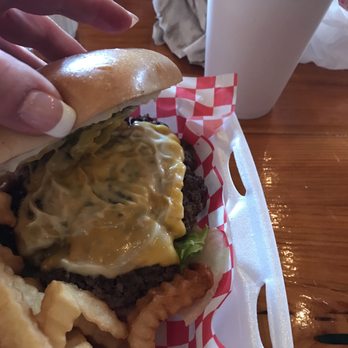 Moo's Barn And Grill - Burgers Near Me - Natchez, Mississippi