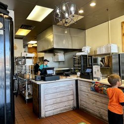 Rize Pizza - Inside