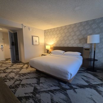 Sheraton Cerritos Hotel - Room - Hotels Near Me - Cerritos, California