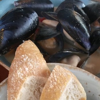 Le Papagayo - THAI peanut sauce MUSSELS - Breakfast & Brunch Near Me - Encinitas, California