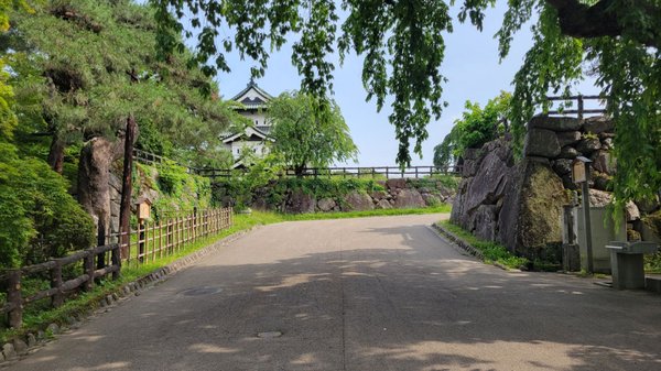 Hirosaki Castle by null