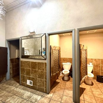 Brewability & Pizzability  - Ladies room - spacious and clean! - Breweries Near Me - Englewood, Colorado