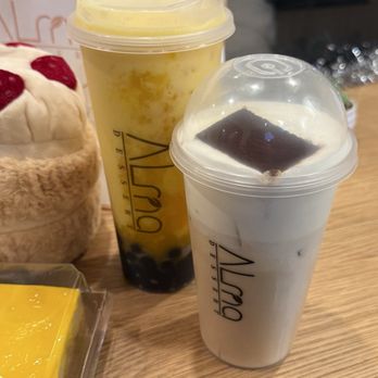 Alma Dessert - Mango sunrise and Tiramisu Bath - Bubble Tea Near Me - Sunnyvale, California Alma Dessert - Mango sunrise and Tiramisu Bath - Bubble Tea Near Me - Sunnyvale, California