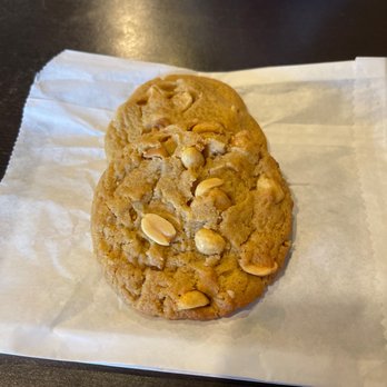Latham Bakery - Peanut butter cookies - Patisserie/Cake Shop Near Me - Forney, Texas