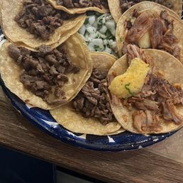 Orden de Bistec i 2 tacos de Pastor Orden de Bistec i 2 tacos de Pastor