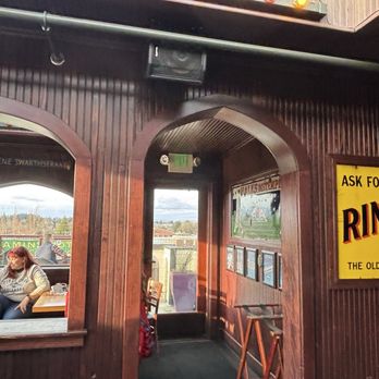 McMenamins Pub - Rooftop bar - Bars Near Me - McMinnville, Oregon