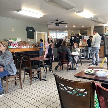 Yeh Yeh's - Inside - Vietnamese Near Me - Lynnwood, Washington