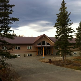 Diamond Willow Inn - Hotel - front entrance. - Guest Houses Near Me - Delta Junction, Alaska