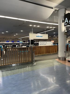 Auckland Airport by null