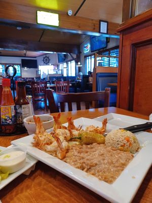 El 7 Mares - Boyle Heights, 2747 E Cesar E Chavez Ave, Los Angeles