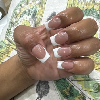 Batsy Nail Studio - Nail Salons Near Me - El Cajon, California