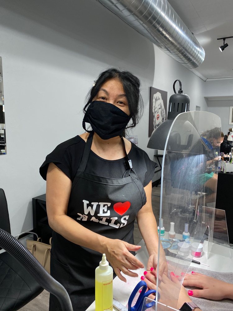 BLACK & WHITE NAIL SPA - 25 Photos & 28 Reviews - 426 S Military Ave