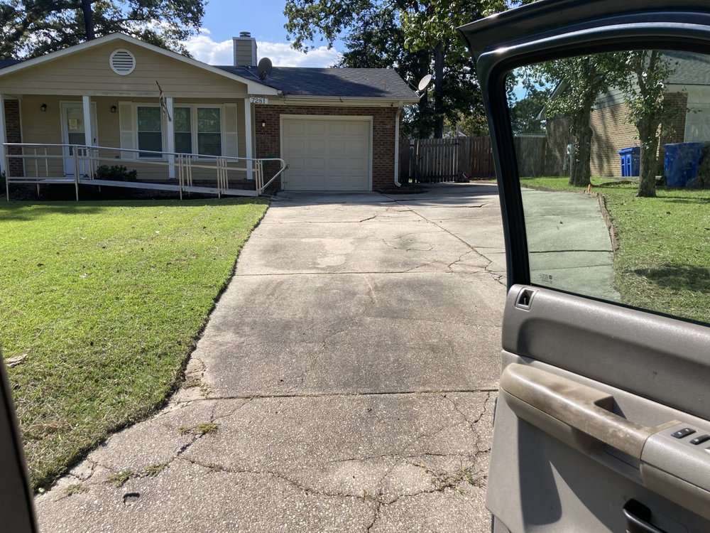 LITTLE BROTHER LANDSCAPING & LAWN CARE near Raeford, North Carolina