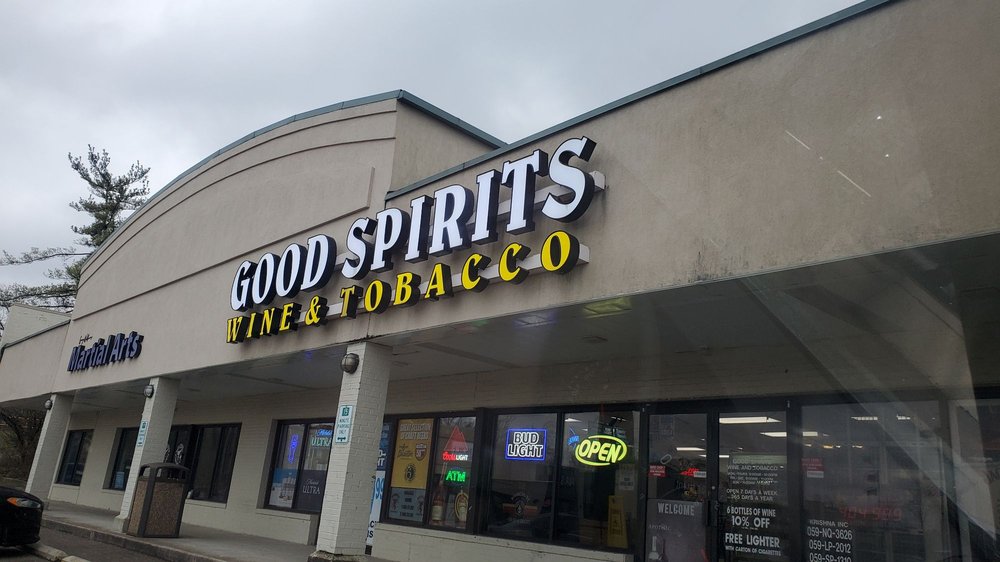 Good Spirits Wine & Tobacco - vineyard in Erlanger, KY