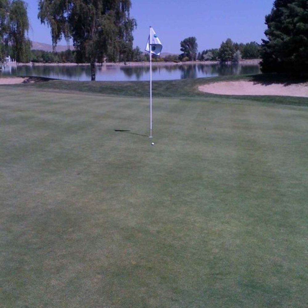 Lakeridge Golf Course - 15th Hole (island) - Golf Near Me - Reno, Nevada Lakeridge Golf Course - 15th Hole (island) - Golf Near Me - Reno, Nevada