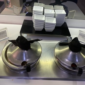Lufthansa Senator Lounge - Airport Lounges Near Me - Newark, New Jersey
