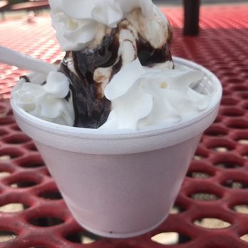 Silver Dairy - Brownie sundae with plentiful brownie bites underneath - Ice Cream & Frozen Yogurt Near Me - Farmington, Michigan Silver Dairy - Brownie sundae with plentiful brownie bites underneath - Ice Cream & Frozen Yogurt Near Me - Farmington, Michigan