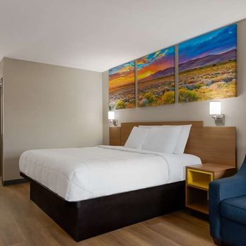 Days Inn by Wyndham Covington - Guest room - Hotels Near Me - Covington, Georgia